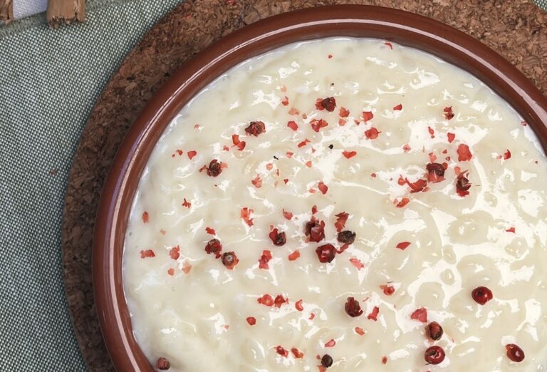 Arroz con leche al pepe rosa