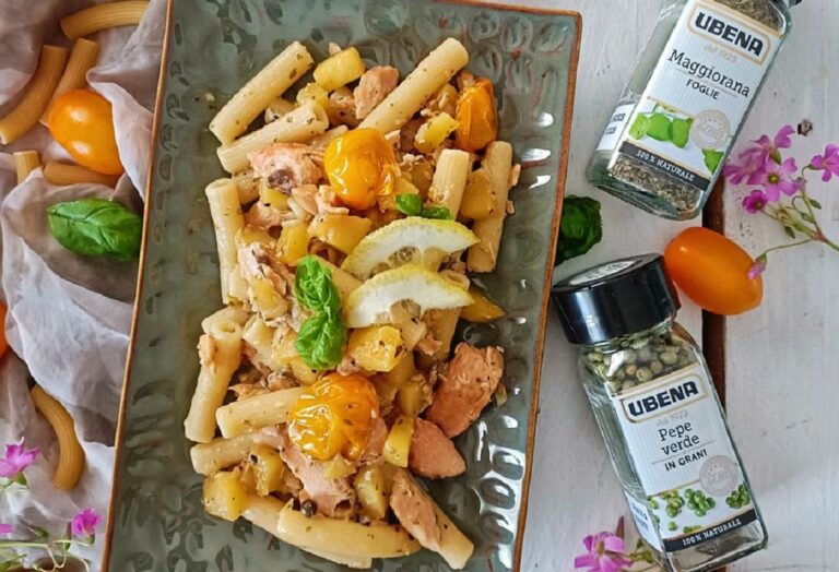 Pasta al mango e salmone con maggiorana e pepe verde